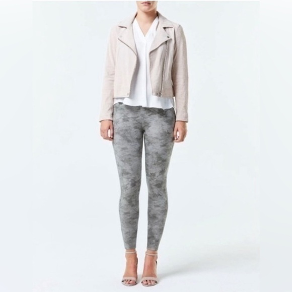 Spanx stretch twill ankle cargo pants - stone wash camo- Brand New With Tags - Picture 2 of 16
